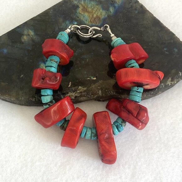 VTG Southwest Chunky Red Coral & Heishi Turquoise Beaded Bracelet Fits 7" Wrist - Picture 1 of 16